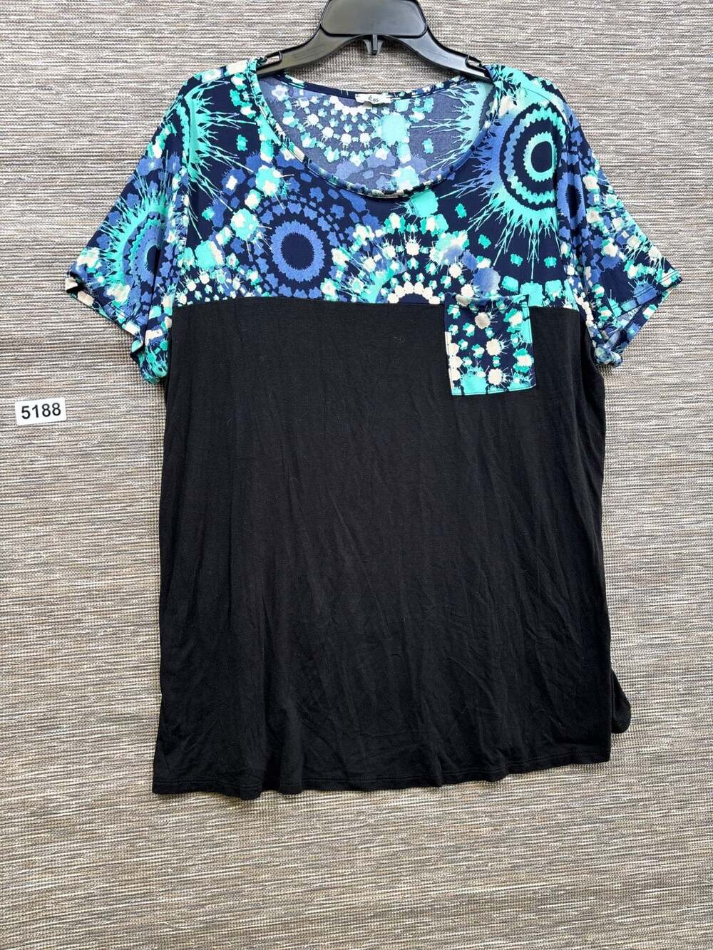Egy Black & Aqua Medallion Chest-Pocket Short Sleeve Top Womens Size XL